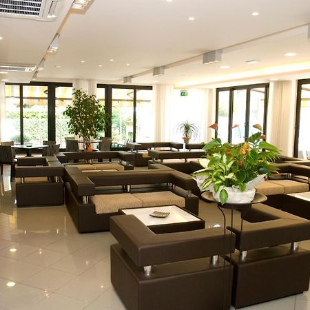 Hotel Ambra Cesenatico Esterno foto