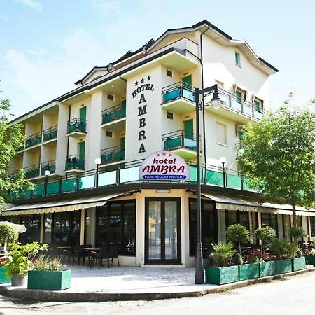 Hotel Ambra Cesenatico Esterno foto