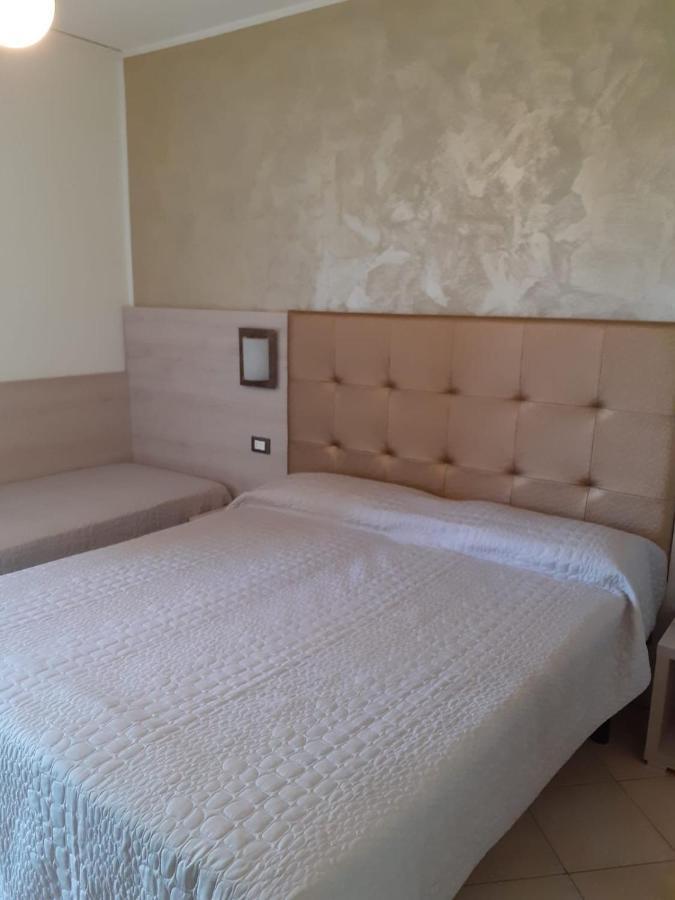 Hotel Ambra Cesenatico Esterno foto