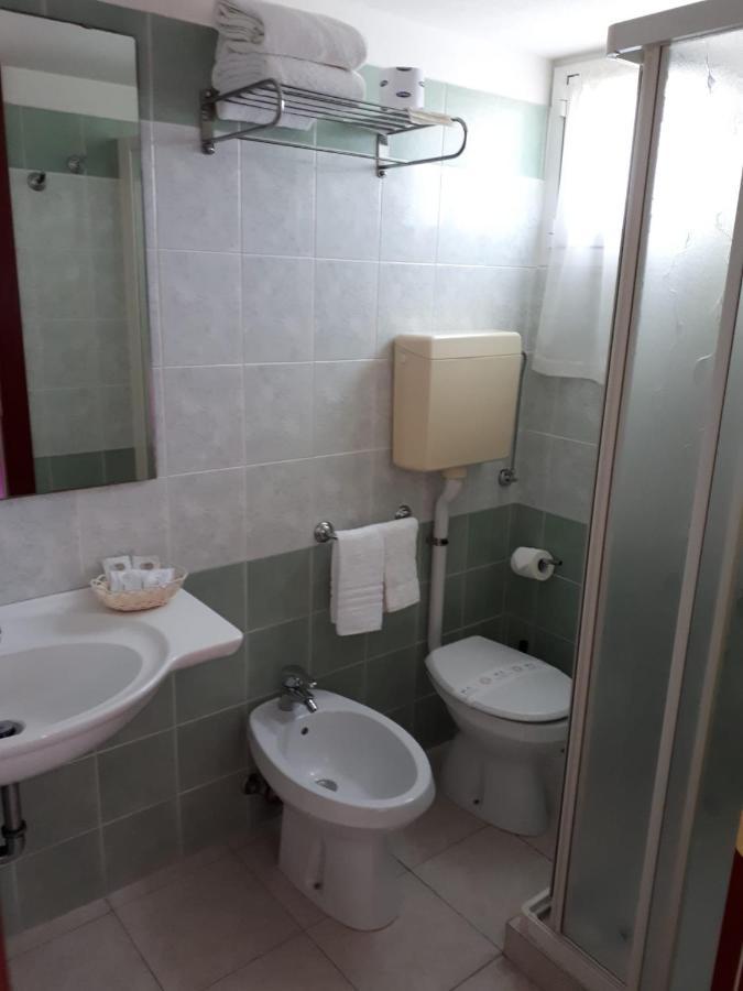 Hotel Ambra Cesenatico Esterno foto