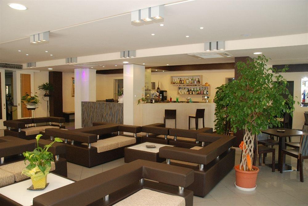 Hotel Ambra Cesenatico Esterno foto